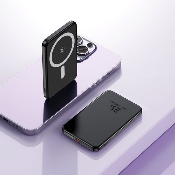 ブラック★新薄型モバイルバッテリー10000mAh ワイヤレス充電器 強力マグネット 急速充電