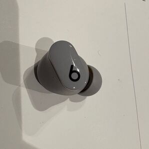 Beats Studio Budsのワイヤレスイヤホン 右のみ 片方