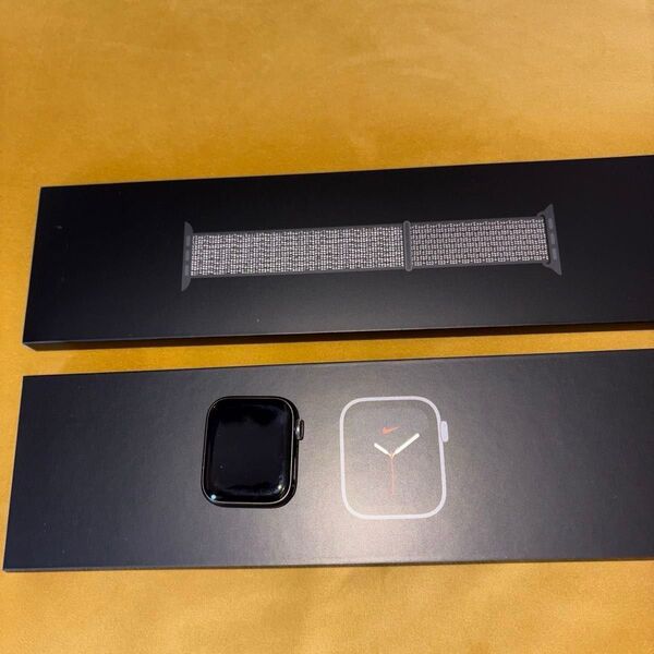 Apple Watch SE 40mm NIKE モデル