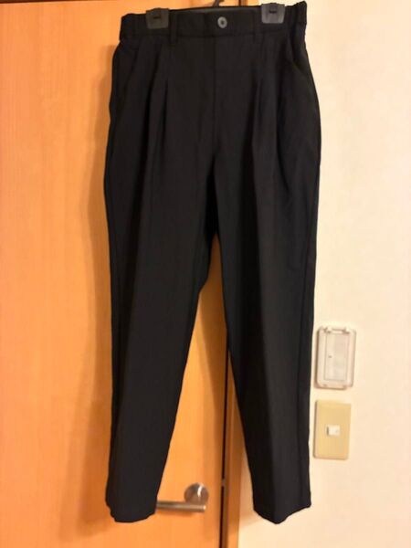 美品☆ テーパードパンツ ブラック ストレッチ
