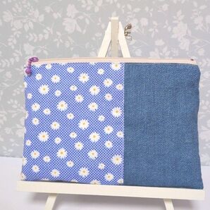 Flower&デニム風生地のポーチ ハンドメイド コスメポーチ