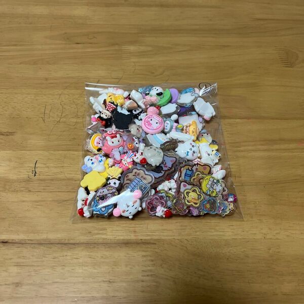 ①デコパーツ