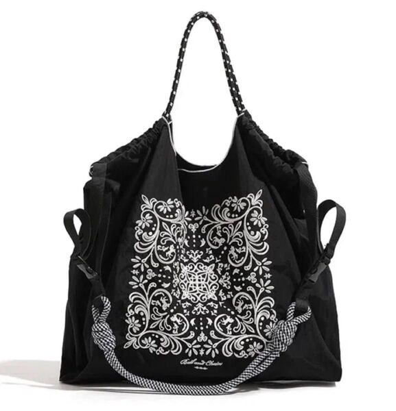 ショルダーベルト付 トートバッグ エコバッグ ボールアンドチェーン 黒 ブラック バンダナ柄 レディース ナイロン 刺繍 人気