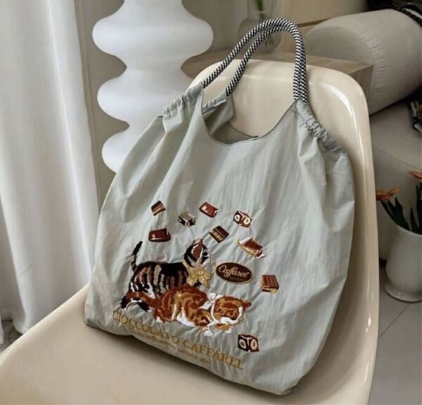 トートバッグ エコバッグ 軽量 猫 刺繍 ボールアンドチェーン 人気 ねこ ナイロンバッグ レディース オシャレ ベージュ 旅行