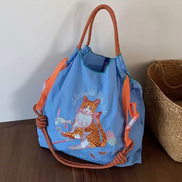 ショルダーベルト付 トートバッグ エコバッグ ボールアンドチェーン 大容量 猫 ねこ 猫好き 刺繍 ハチワレ サバトラ ナイロン