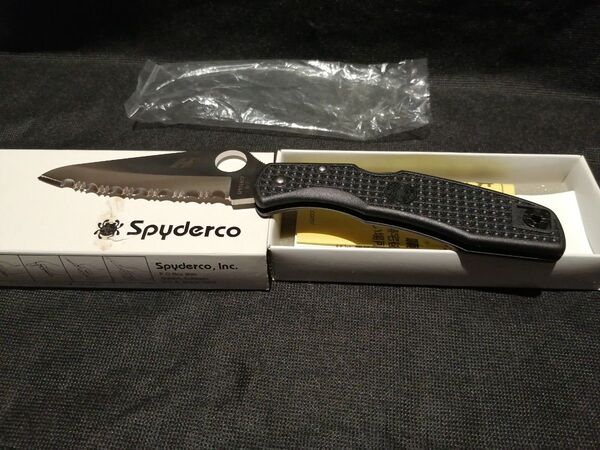 SPYDERCO スパイダルコ パシフィックソルト H-1鋼 波刃 ハンドル ブラック フォールディングナイフ