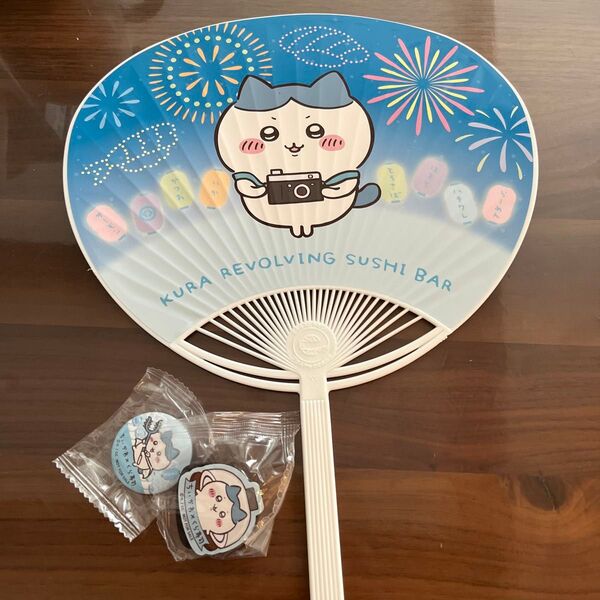 くら寿司 ちいかわ ハチワレ うちわ 缶バッジ マグネット