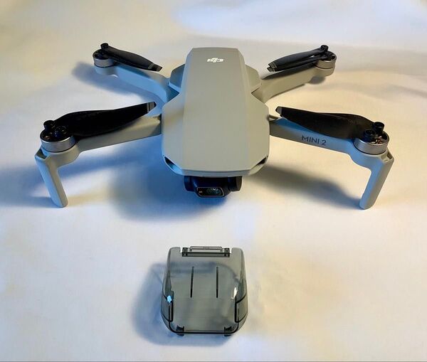 DJI Mini 2 ミニ2 機体のみ 飛行時間45分 登録抹消 アカウント紐付け解除 国内正規品 キャリブレーション等整備済み