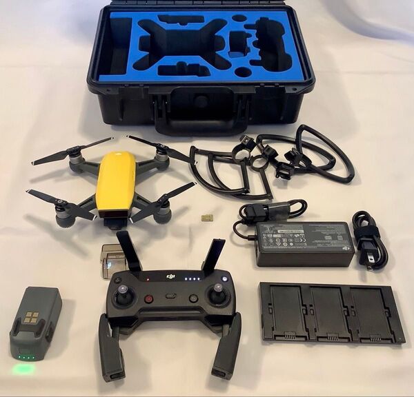 DJI SPARK DJI スパーク フライモアコンボ 国内正規品 美品中古品 飛行回数60回 テスト飛行、整備済 バッテリー1個