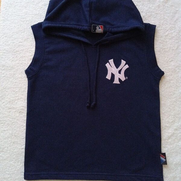 【美品】MLB ニューヨークヤンキース ノースリーブパーカー ネイビー Majestic110