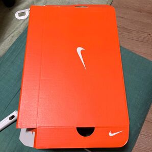 NIKE シューズボックス オレンジ 未使用