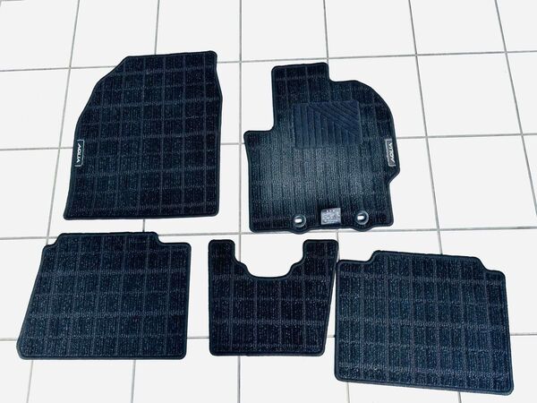 トヨタAQUA/アクア MXPK10系 MXPK11 MXPK15 MXPK16 ■純正フロアマットベーシック