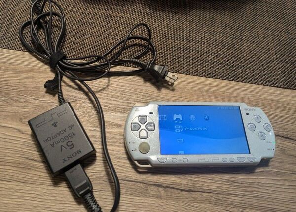 SONY PSP-2000 本体 充電器付き バッテリー状態良好