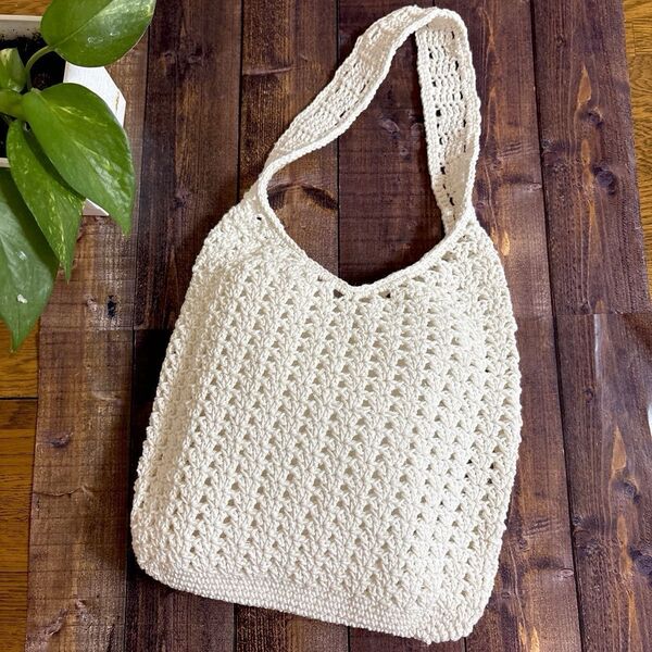 試作品★ハンドメイド 手編みバッグ かぎ針編み ホワイト