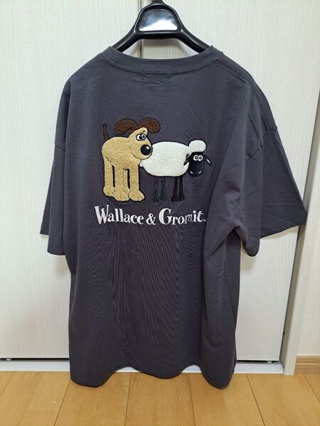 【新品】ウォレスとグルミット バックサガラ刺繍半袖TシャツGY Mサイズ
