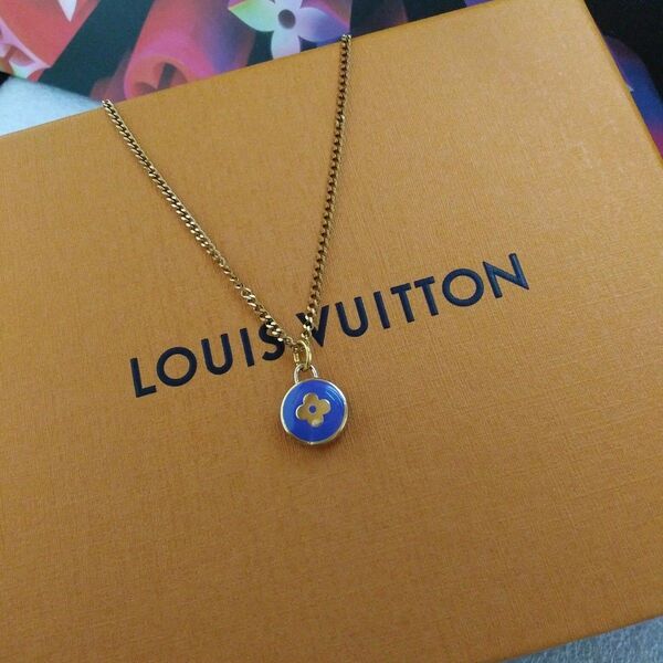 ルイヴィトン LOUISVUITTON (正規品) サークル型フラワー印字チャーム&ネックレスチェーン(社外品)