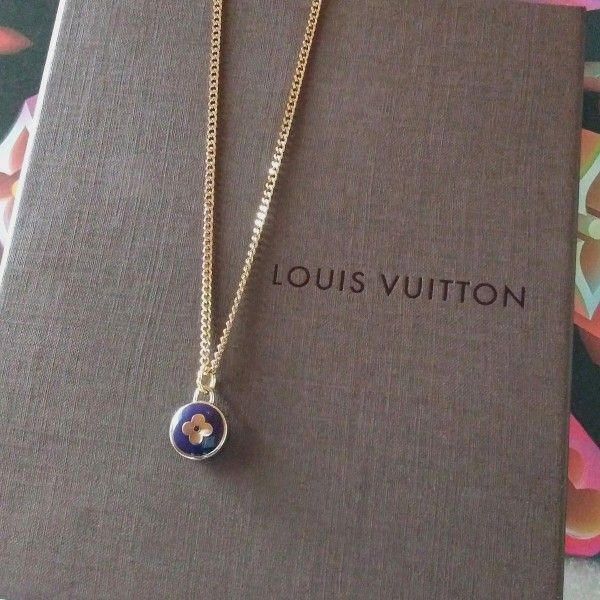 ルイヴィトン LOUISVUITTON (正規品) サークル型フラワー印字チャーム&ネックレスチェーン(社外品)