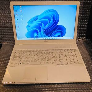 富士通 FMVA42XW・2016冬・8G/1TB・W11+Office