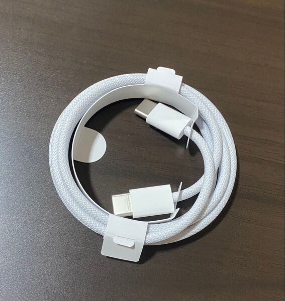 Apple純正iPhon16 付属品、60W 純正編み込み充電 ケーブル USB-C to type-C 1M A2795 モデル