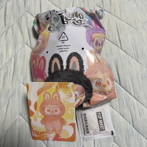 確実正規品 labubu ラブブ big into energy happiness 新品未開封品 POPMART ぬいぐるみ