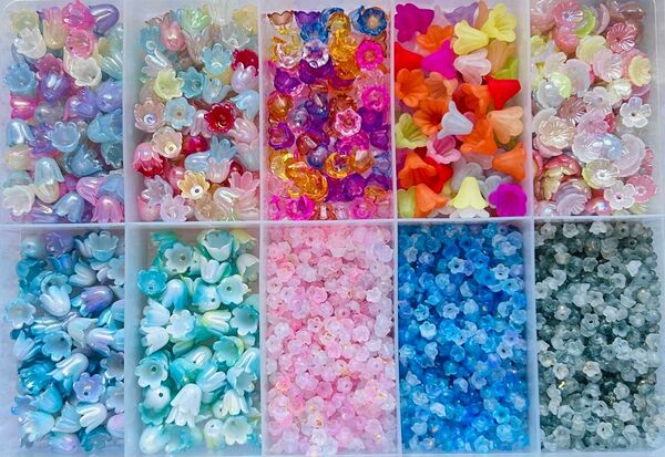 お花ビーズ まとめ売り カラフルミックス miniすずらん 百合 小花 オーロラ加工 ケース付き ハンドメイド素材ケース無しは割引