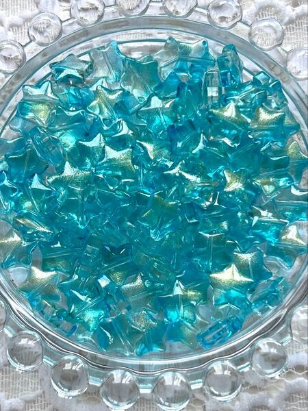 ガラスビーズ 流星 ラムネブルー ゴールドパウダー 100個 きらきら星 縦穴 ハンドメイド アクセサリー