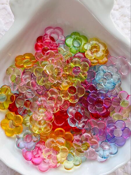 【100個】フラワービーズ アクリル カラフルミックス 縦穴 ハンドメイド素材 花