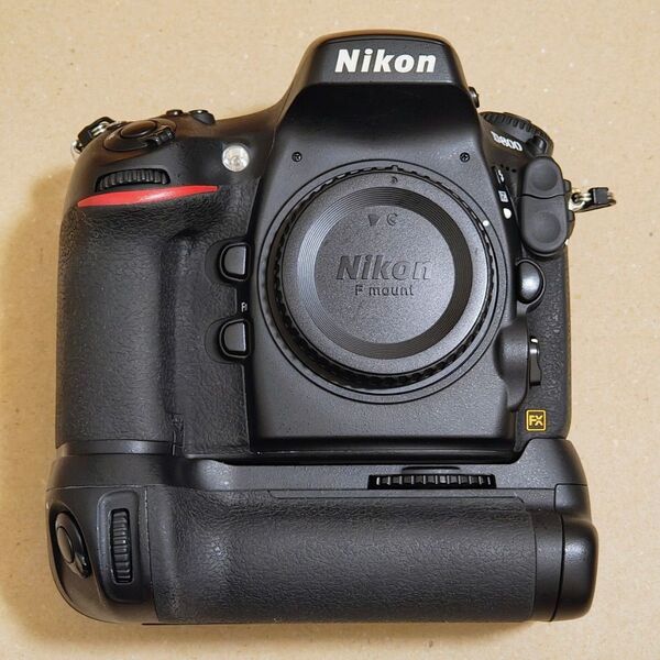 Nikon D800 + MB-D12 + 70-300 f4-5.6D 記録メディア バッテリー 中古品 動作品 セット品