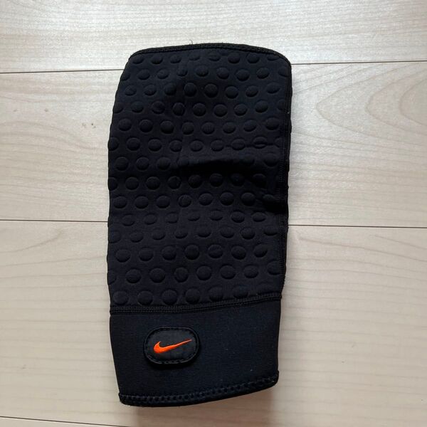 NIKE 膝用サポーター プロテクター ブラック スポーツ