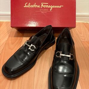 Salvatore Ferragamo ブラック ローファー 箱付き