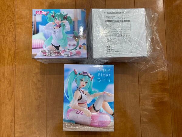 タイクレ限定 初音ミク DesktopCute フィギュア 猫耳Tシャツver と通常版とアクアフロートガールズの3種セット