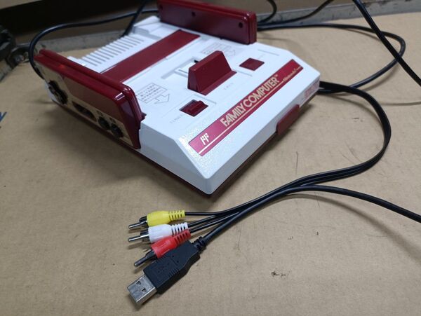 AV化 USB電源 後期 ファミコン 本体 5902 ファミリーコンピュータ Nintendo 任天堂