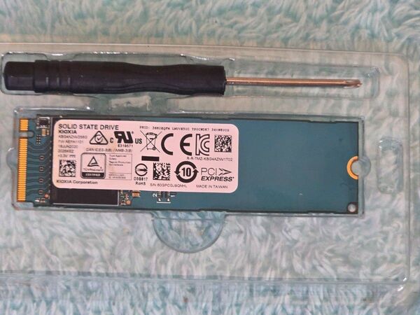 東芝 TOSHIBA 256GB NVMe SSD Type-2280 BG4 PCIe Gen3x4 KBG4AZNV256G