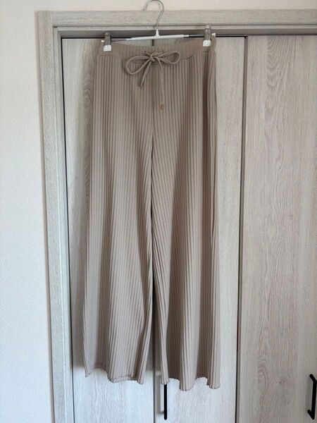 ベージュ ワイドパンツ リブパンツ