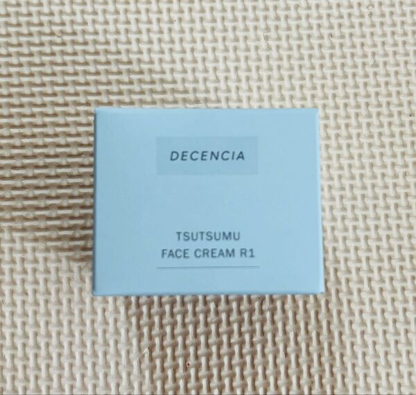 ★新品未開封★DECENCIA ディセンシア つつむフェイスクリーム 30g 敏感肌用保湿クリーム