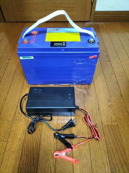 送料無料 【24V 80Ah】 リチウムイオンバッテリー リン酸鉄 LiFePo4 電圧計・残量計 10A充電器