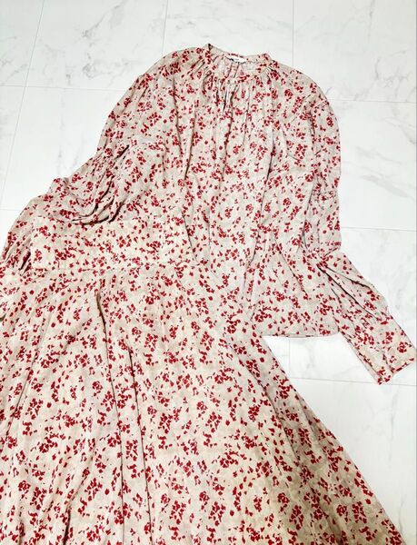 美品 セットアップ クラネ ジャガードフラワー パフスリーブブラウス フレアスカート 花柄