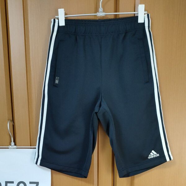 アディダスハーフパンツM 濃ネイビー/ほとんどブラック 高機能素材CLIMALITE ジャージ系ショートパンツadidas