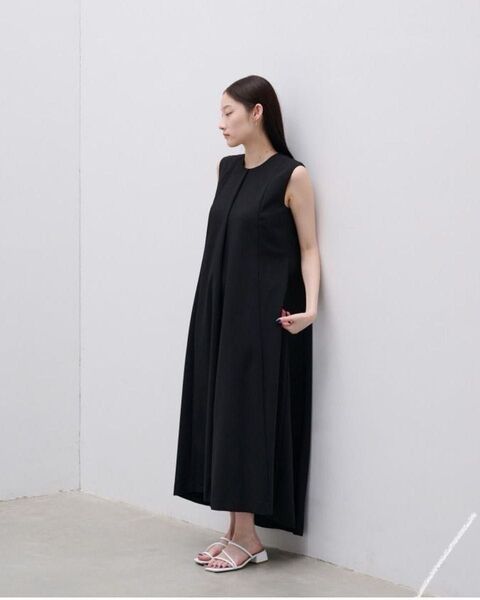 新品 未開封【SIWEM】TULIP DRESS ノースリーブワンピース ブラック フォーマル オケージョン オールシーズン