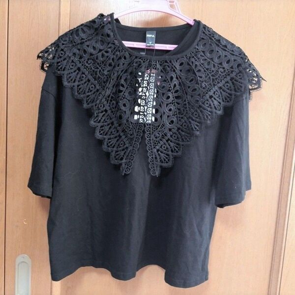 新品タグ付き friful レース付き 付け襟 Tシャツ 総柄 shein dazy ビックカラー バテンレース風 Tシャツ