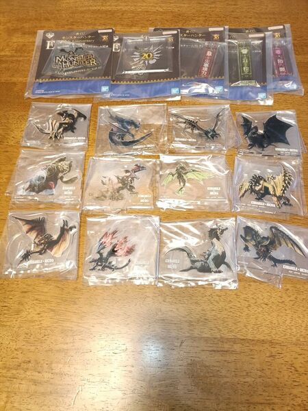 一番くじ モンスターハンター 20th Anniversary G賞 アクリルスタンド ×12 E賞アクリルチャーム ×4
