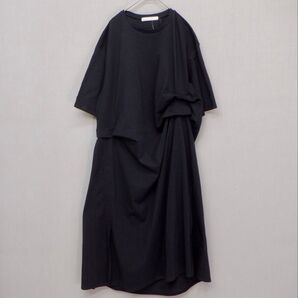 箔ラバープリント タックドロストワンピース