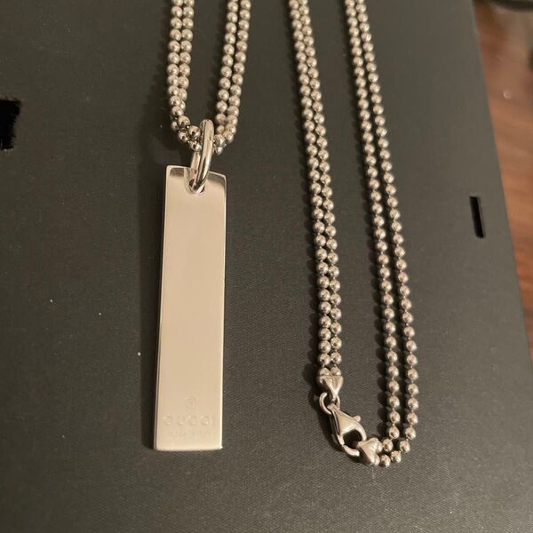 GUCCIグッチ プレートロゴネックレス シルバーダブルチェーン