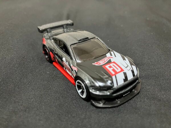 【ホットウィール】カスタム’18フォードマスタングGT