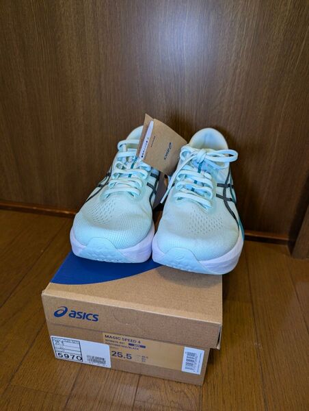 未使用 asics マジックスピード4 25.5cm 2E スージングシー(水色) ランニングシューズ