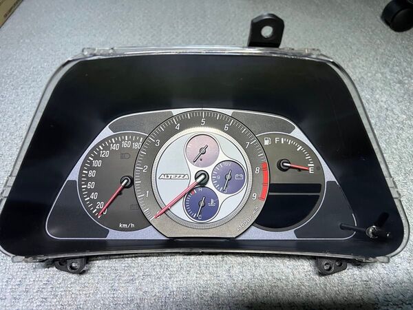 トヨタ アルテッツァ SXE10 スピードメーター 後期