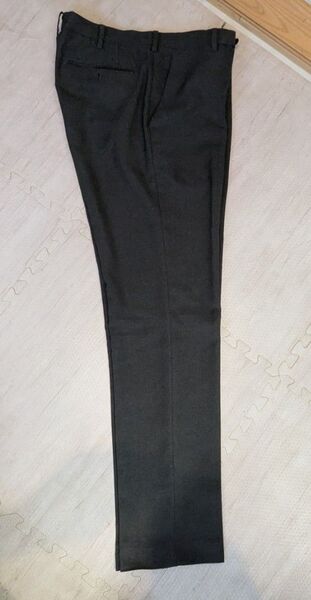 ユニクロ 感動パンツ ダークグレー ウエスト85cm レングス85cm