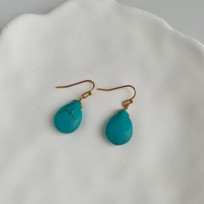 No.93 ハンドメイドピアス/イヤリング 1粒ターコイズ 雫 シンプル