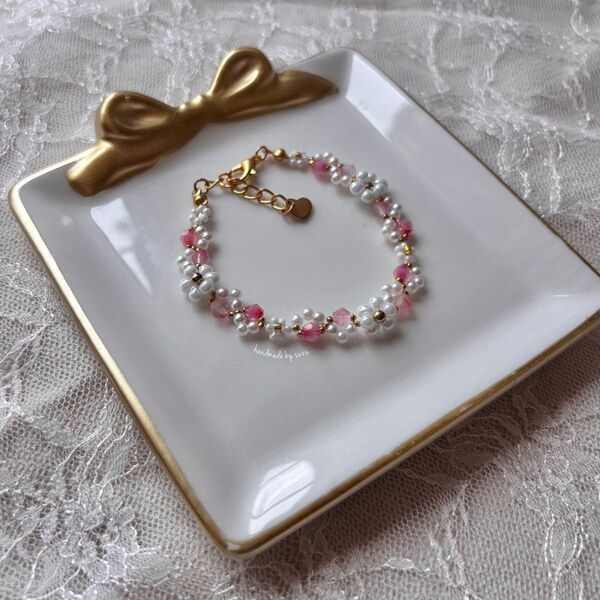 【ハンドメイド】チェリーピンクのデイジーブレスレット