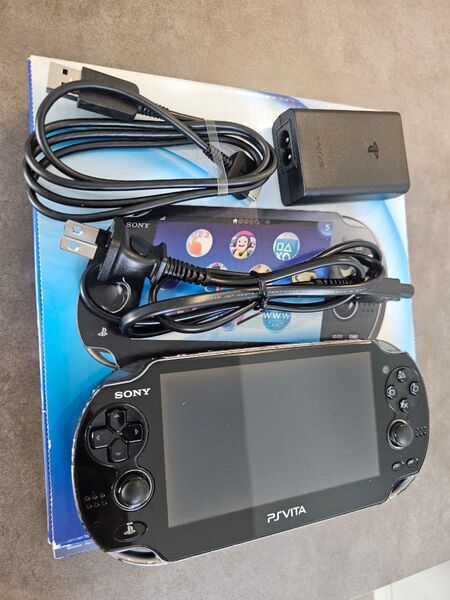 PlayStation Vita PSVITA Wi-Fiモデル PCH-1000 メモリーカード付属